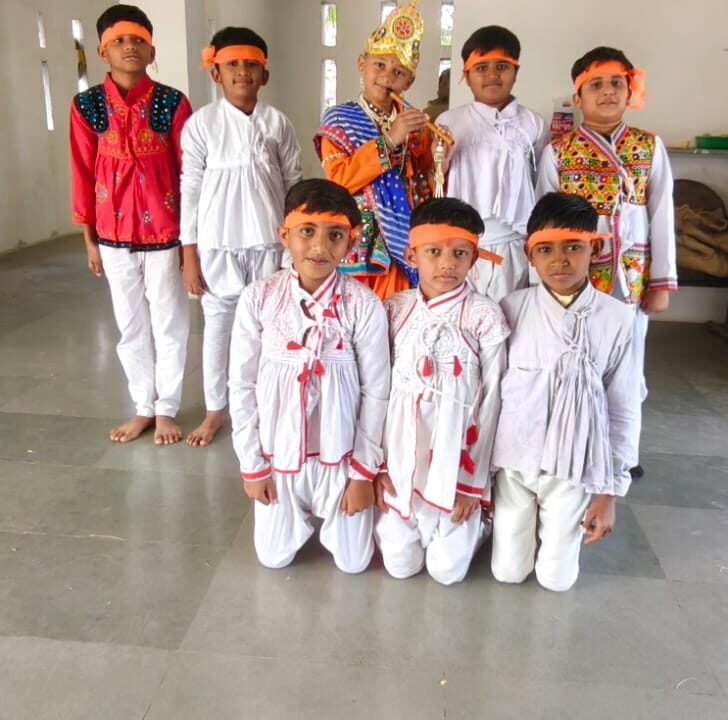 ઘોઘા તાલુકાના વાળુકડ ગામે વાળુકડ કન્યા પ્રાથમિક શાળામાં 77 માં પ્રજાસતાક પર્વની આન,બાન અને શાન સાથે ઉજવણી